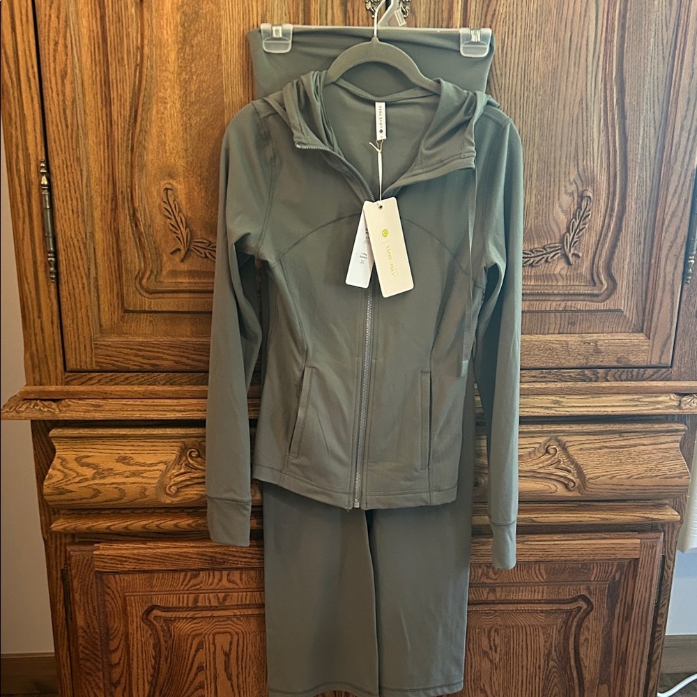 Athleisure Hooded Zip Jacket and pants in Olive Green